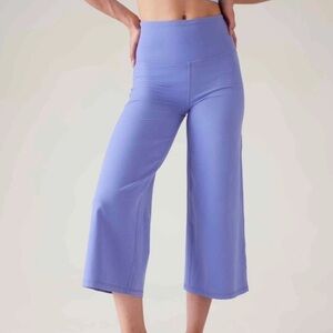 Athleta Yoga Elation Wide Crop Pant Lavender Lilac Athleisure Comfy Women Sz XL